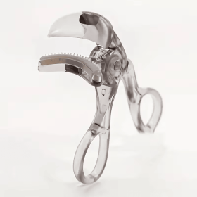 Portable wide-angle eyelash curler with built-in comb - suitable for all eye shapes, easy to use, battery-free, ideal for beginners